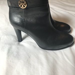 Tory Burch 7.5 Bristol Boots in Black